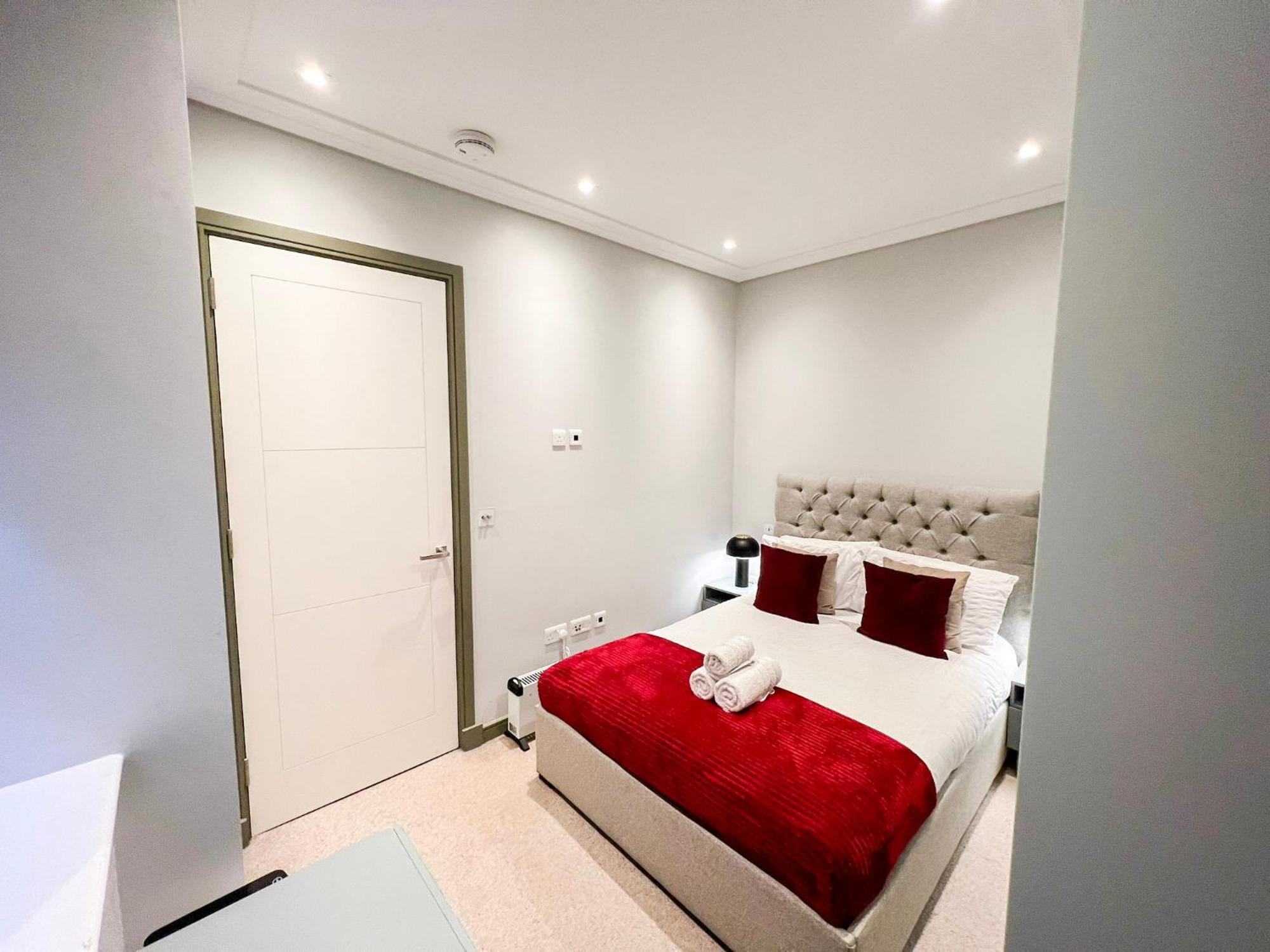 Posh 3 Bedroom Flat With Terrace And Indoor Fireplace In Mayfair, Near Hyde Park Λονδίνο Εξωτερικό φωτογραφία