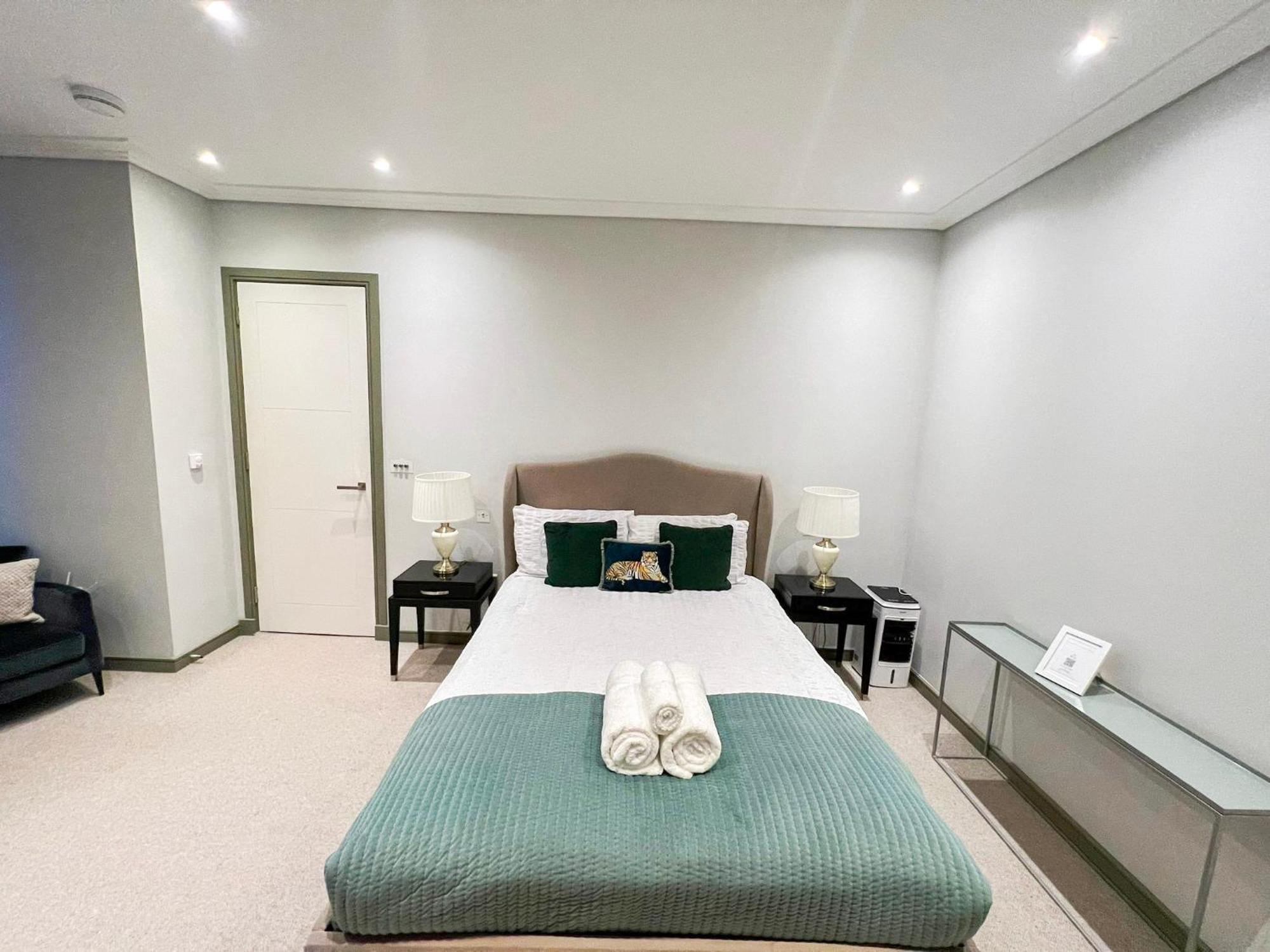 Posh 3 Bedroom Flat With Terrace And Indoor Fireplace In Mayfair, Near Hyde Park Λονδίνο Εξωτερικό φωτογραφία